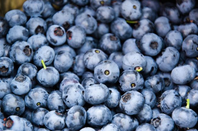 Reward for work - Blueberries, by: @rsseattle, source: flickr